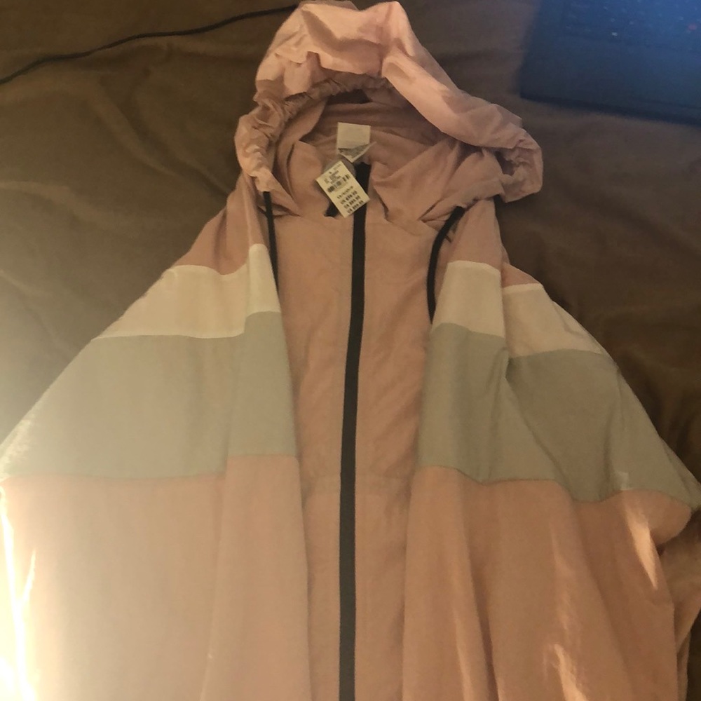 Pink Victoria’s Secret wind breaker - Picture 3 of 7